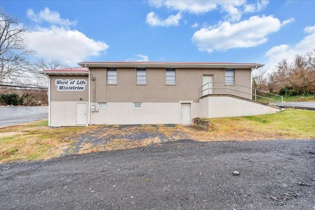 N 418 Beverly AVE, Covington, VA 24426