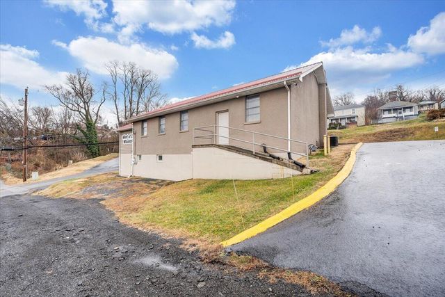 N 418 Beverly AVE, Covington, VA 24426