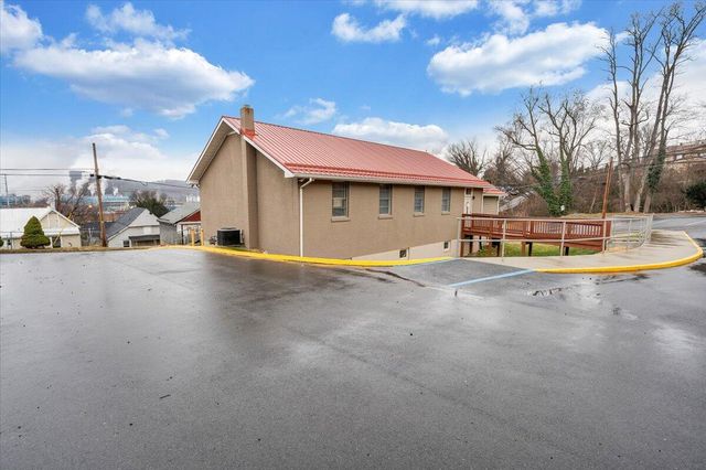 N 418 Beverly AVE, Covington, VA 24426