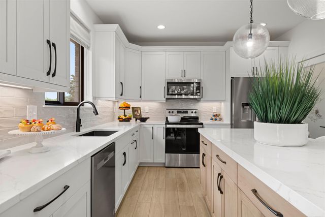 18101 Player Drive, Macomb Twp, MI 48042