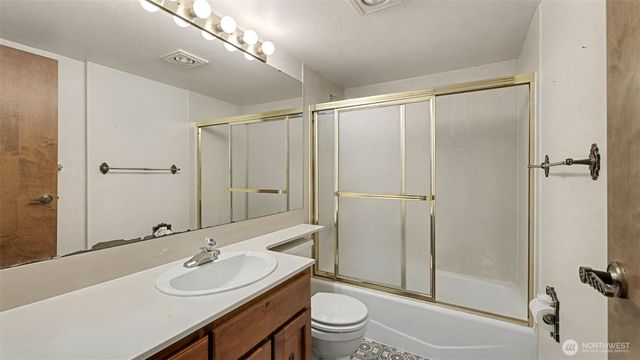 8208 S 124th Street, Seattle, WA 98178