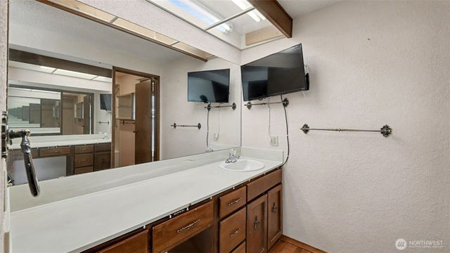 8208 S 124th Street, Seattle, WA 98178