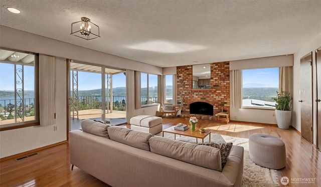 8208 S 124th Street, Seattle, WA 98178