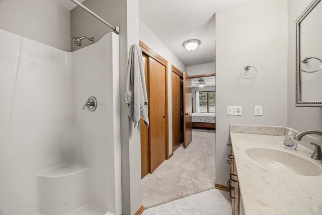 1043 N Wuthering Hills Drive, Janesville, WI 53546