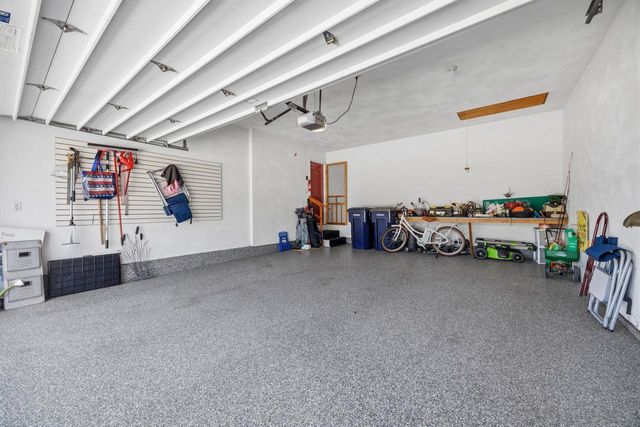 1043 N Wuthering Hills Drive, Janesville, WI 53546
