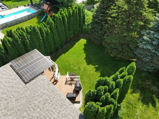 1043 N Wuthering Hills Drive, Janesville, WI 53546