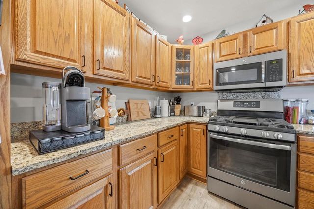 1043 N Wuthering Hills Drive, Janesville, WI 53546