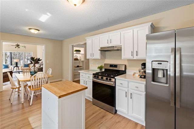 13 Rediger Court SE, Acworth, GA 30102