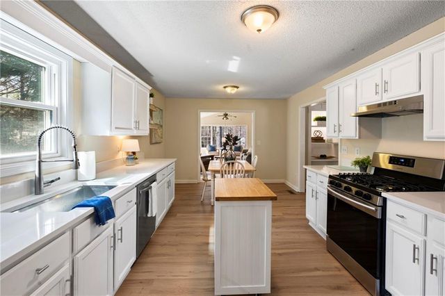 13 Rediger Court SE, Acworth, GA 30102