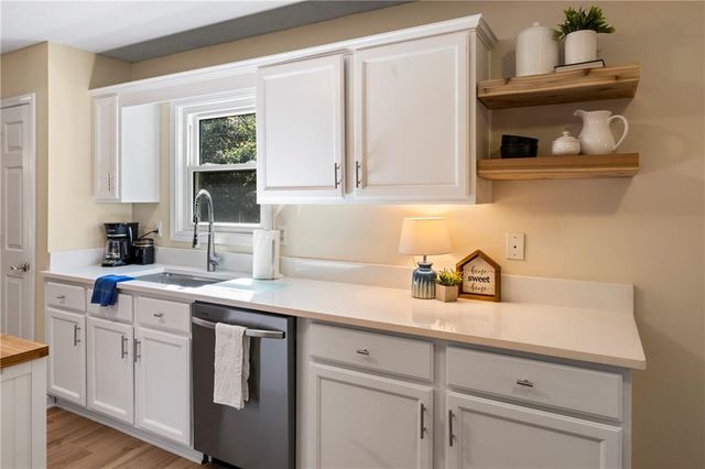 13 Rediger Court SE, Acworth, GA 30102