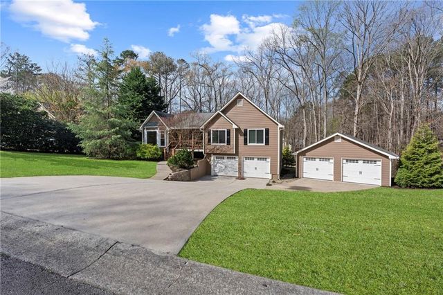 13 Rediger Court SE, Acworth, GA 30102