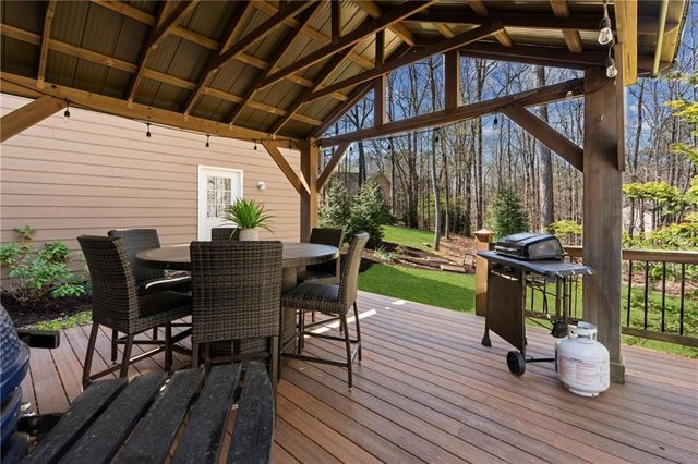 13 Rediger Court SE, Acworth, GA 30102