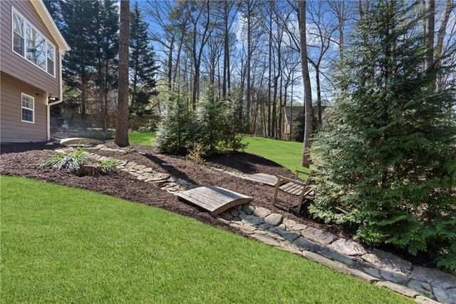 13 Rediger Court SE, Acworth, GA 30102