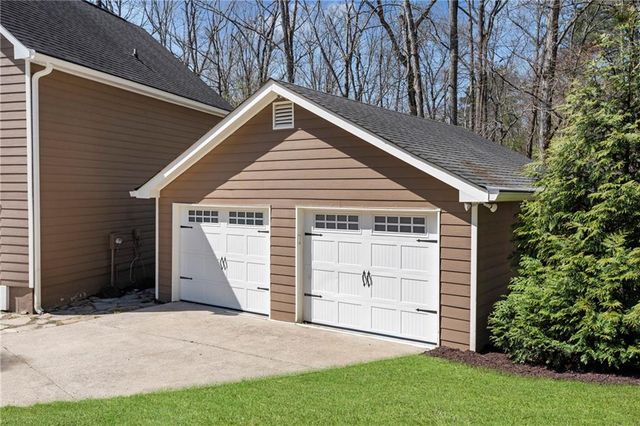 13 Rediger Court SE, Acworth, GA 30102