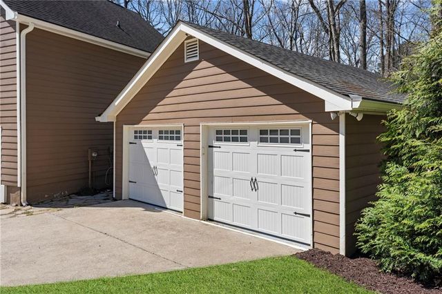 13 Rediger Court SE, Acworth, GA 30102