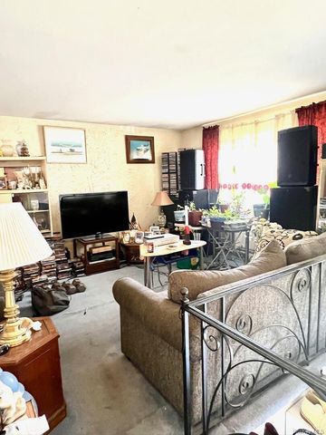 551 Spur Drive N, Bay Shore, NY 11706