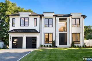 244 Washington Place, Paramus, NJ 07652