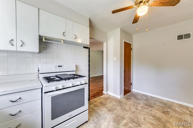 10102 Maryvale Lane, St Louis, MO 63123
