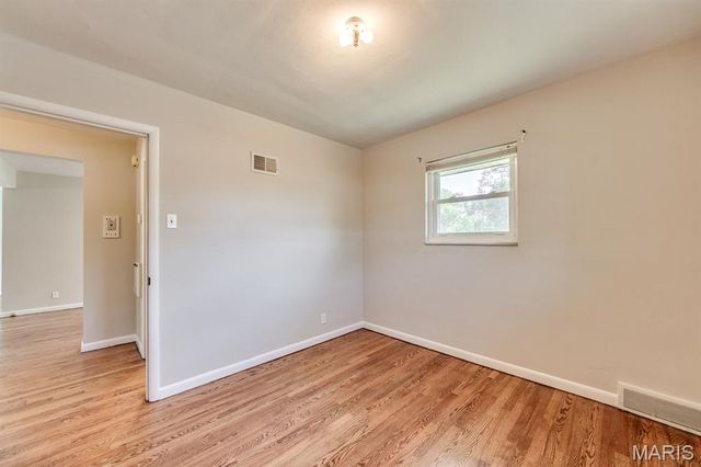 10102 Maryvale Lane, St Louis, MO 63123
