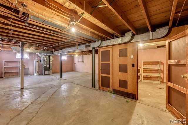 10102 Maryvale Lane, St Louis, MO 63123