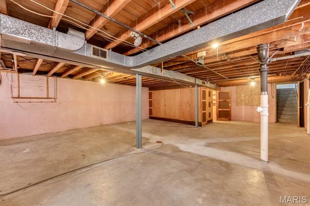 10102 Maryvale Lane, St Louis, MO 63123