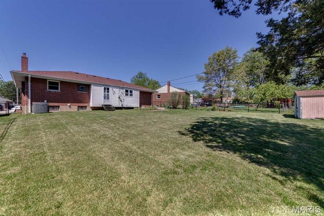 10102 Maryvale Lane, St Louis, MO 63123