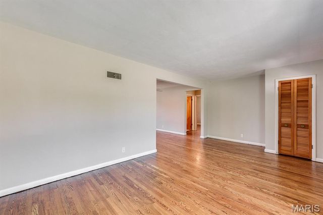 10102 Maryvale Lane, St Louis, MO 63123