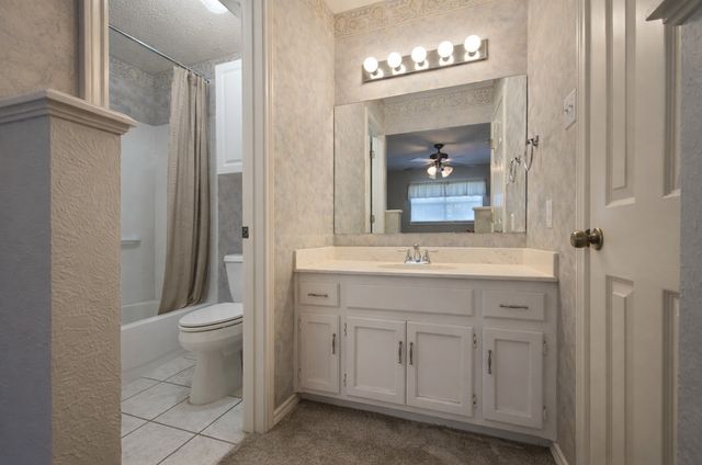 2302 Shiloh Street, Denison, TX 75020