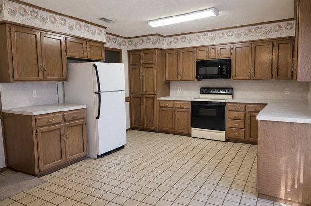 2302 Shiloh Street, Denison, TX 75020