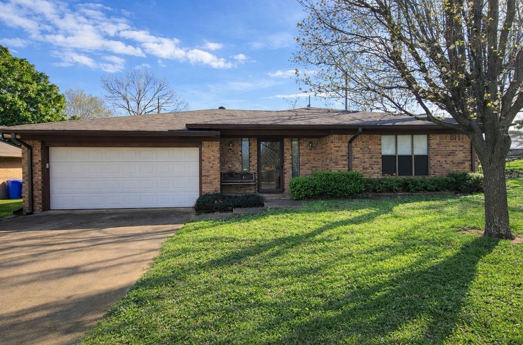 2302 Shiloh Street, Denison, TX 75020