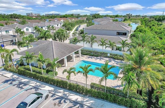 445 NW 36th Ave, Pompano Beach, FL 33069