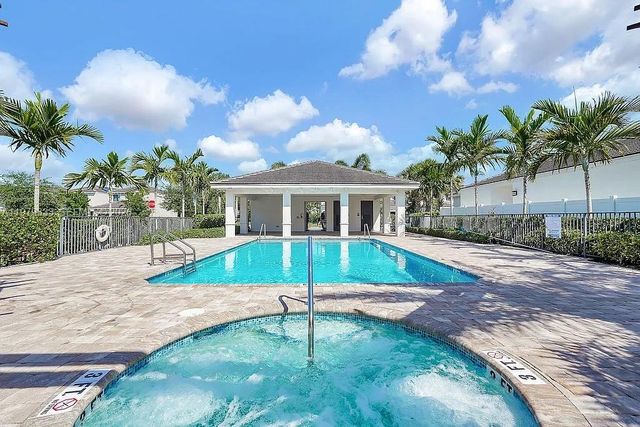 445 NW 36th Ave, Pompano Beach, FL 33069