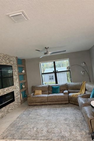 445 NW 36th Ave, Pompano Beach, FL 33069