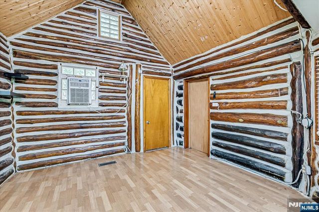 17 Pheasant Lane, West Milford, NJ 07480