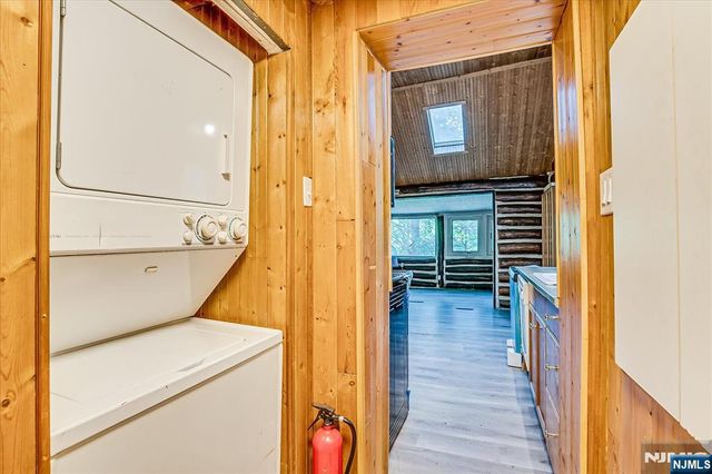 17 Pheasant Lane, West Milford, NJ 07480