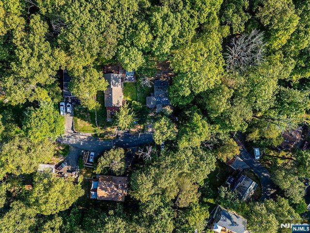 17 Pheasant Lane, West Milford, NJ 07480