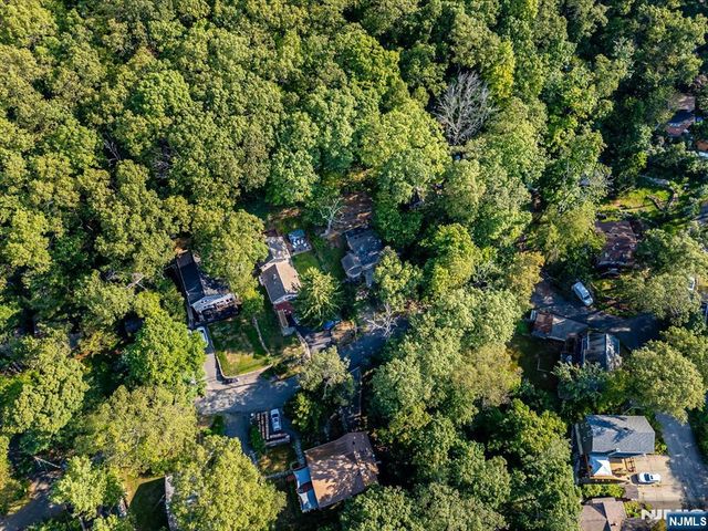 17 Pheasant Lane, West Milford, NJ 07480