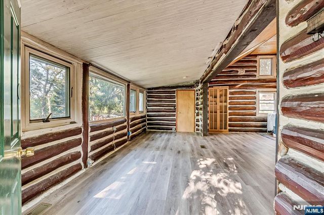 17 Pheasant Lane, West Milford, NJ 07480