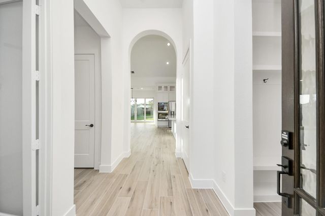 9438 Chateau Hill, Iowa Colony, TX 77578