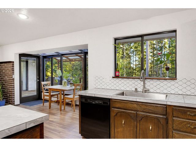 29013 Ne 33RD St, Camas, WA 98607