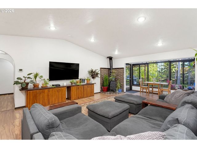 29013 Ne 33RD St, Camas, WA 98607