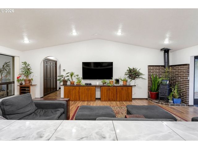 29013 Ne 33RD St, Camas, WA 98607