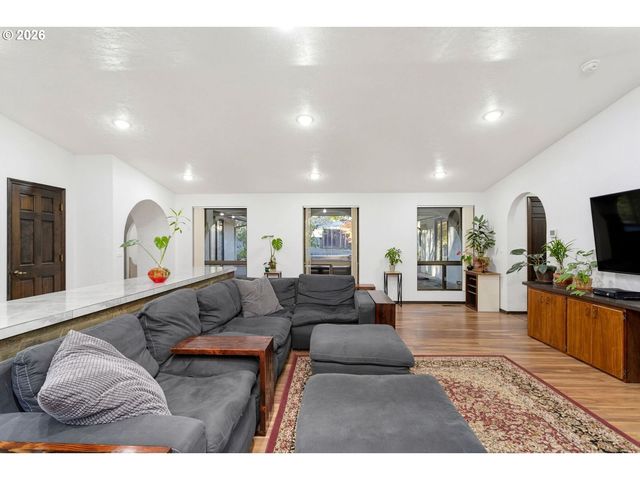 29013 Ne 33RD St, Camas, WA 98607