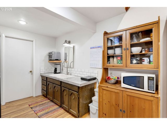 29013 Ne 33RD St, Camas, WA 98607
