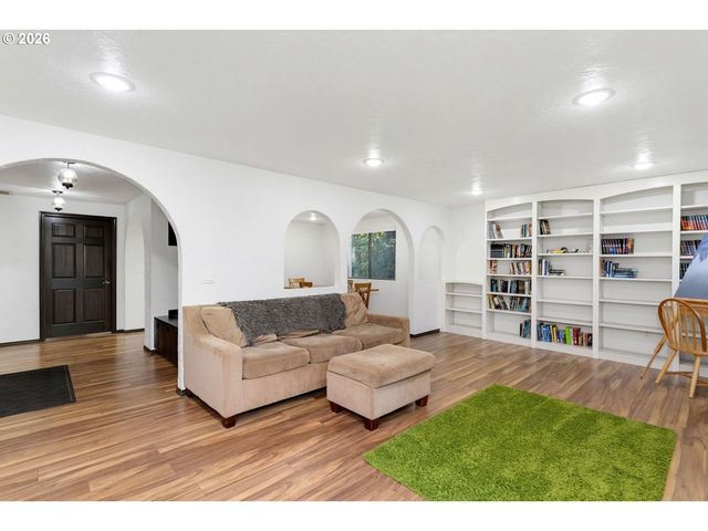 29013 Ne 33RD St, Camas, WA 98607