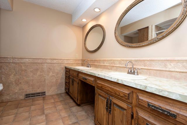 3451 E Carol Drive, Springfield, MO 65809