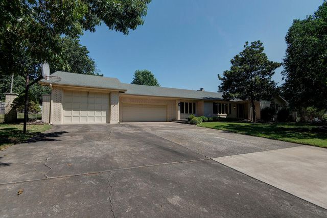 3451 E Carol Drive, Springfield, MO 65809