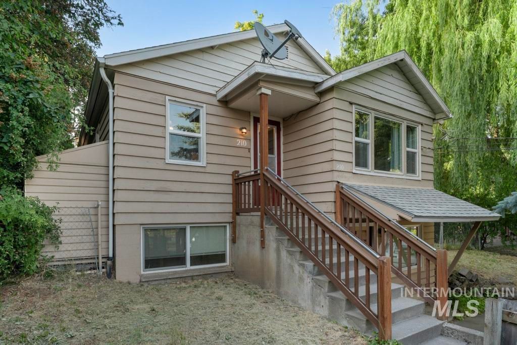 210 Lauder Ave, Moscow, ID 83843