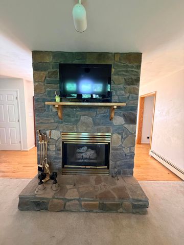 1051 Windfield LN, Wirtz, VA 24184
