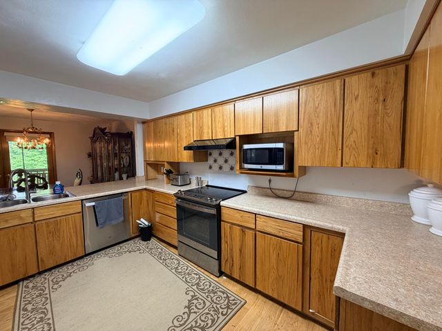 1051 Windfield LN, Wirtz, VA 24184